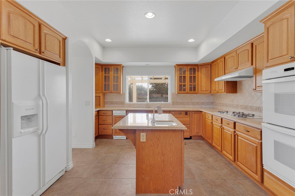 Residential for sale at 19265 Kanbridge, Apple Valley CA featuring 3 beds and 2 baths
