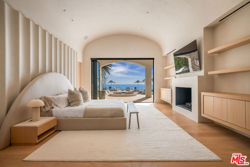 Residential Lease for rent at 24824 Pacific Coast Highway, Malibu CA featuring 7 beds and 8 baths