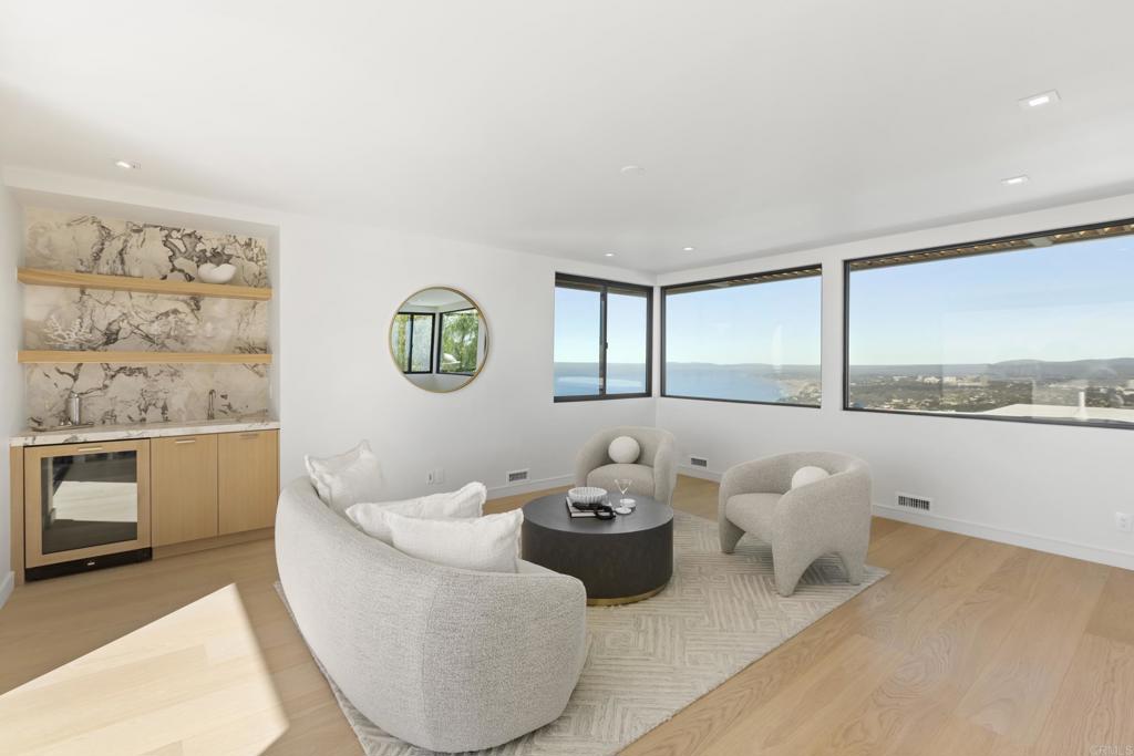 Residential Lease for rent at 2082 Via Casa Alta, La Jolla, San Diego County CA featuring 5 beds and 8 baths