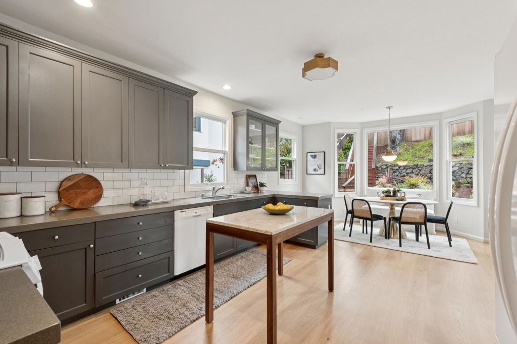 Residential for sale at 287 287 Cross Road, Oakland CA featuring 3 beds and 3 baths