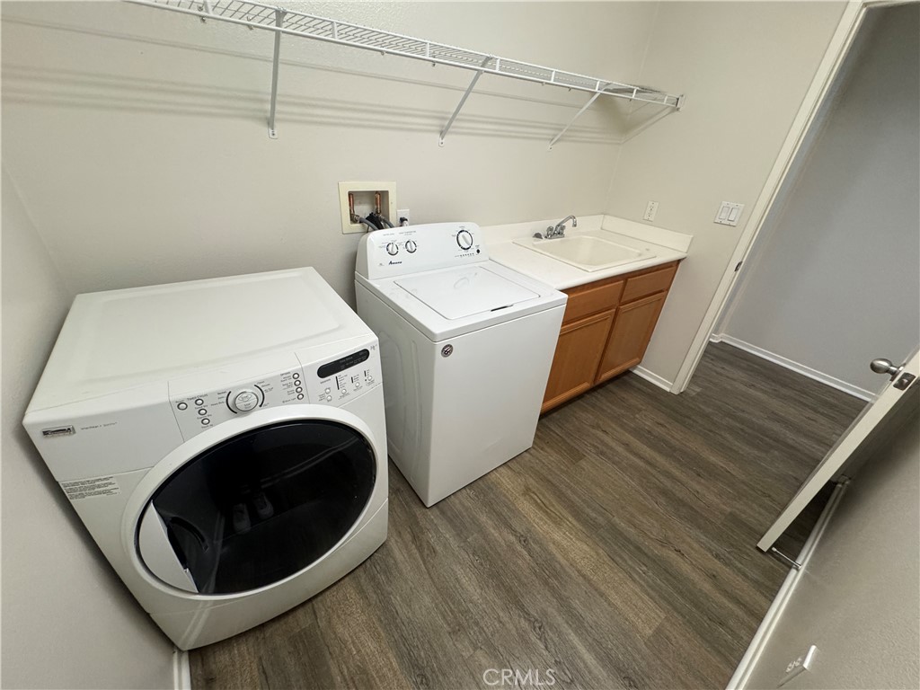 Residential Lease for rent at 22327 Blue Lupine, Grand Terrace, San Bernardino County CA featuring 3 beds and 3 baths