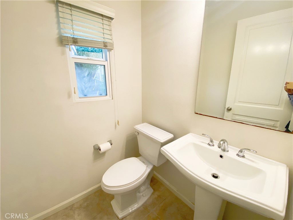 Residential Lease for rent at 111 Painted Trellis, Irvine CA featuring 3 beds and 3 baths