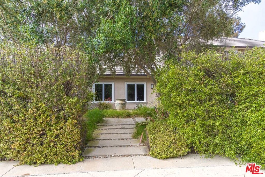 Residential for sale at 28929 Wight Road, Malibu CA featuring 4 beds and 5 baths