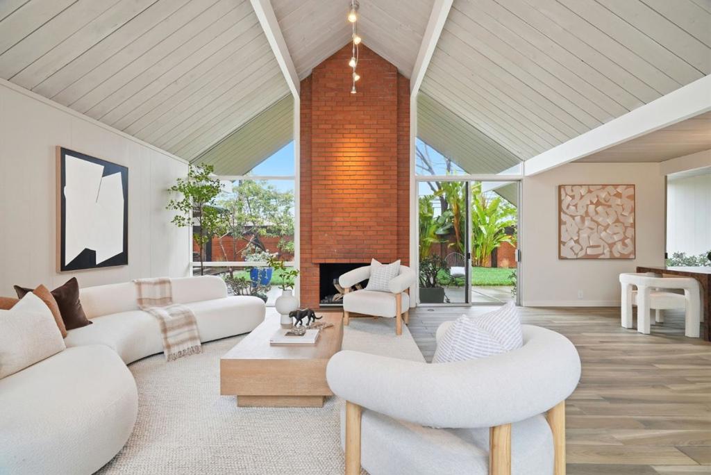 Active for sale at Sunnyvale, CA, Sunnyvale, CA CA and 2 baths