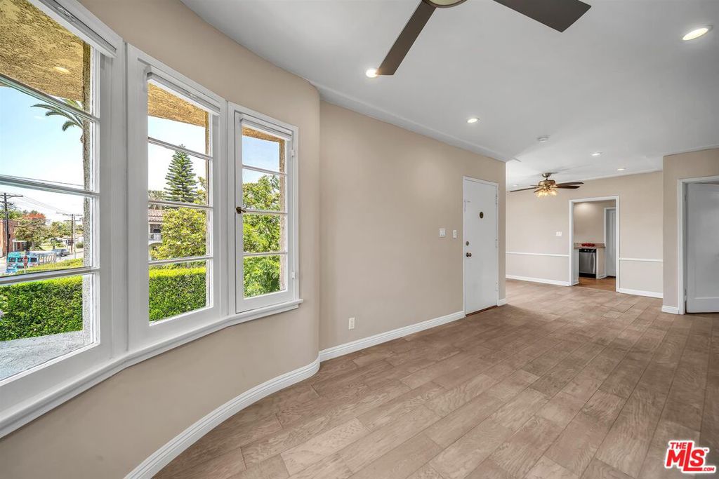 Residential Lease for rent at 1546 S Holt Avenue, Los Angeles, Los Angeles County CA featuring 2 beds and 1 bath