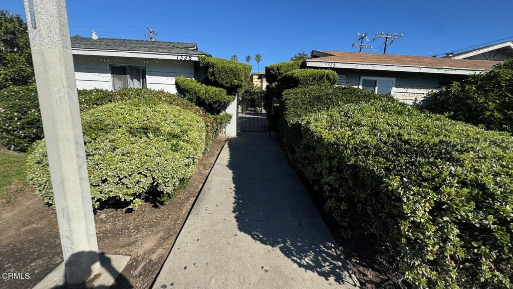 Residential Lease for rent at 1325 Devonshire Drive, Oxnard, Ventura County CA featuring 2 beds and 1 bath