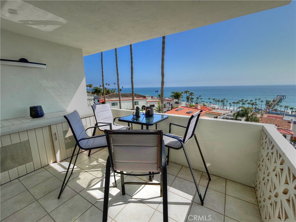 Residential Lease for rent at 420 Monterey Lane 3D, San Clemente CA featuring 1 bed and 1 bath
