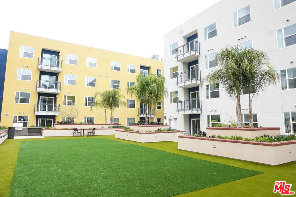 Residential Lease for rent at 10568 Promenade Gateway 211, El Monte CA featuring 1 bed and 1 bath