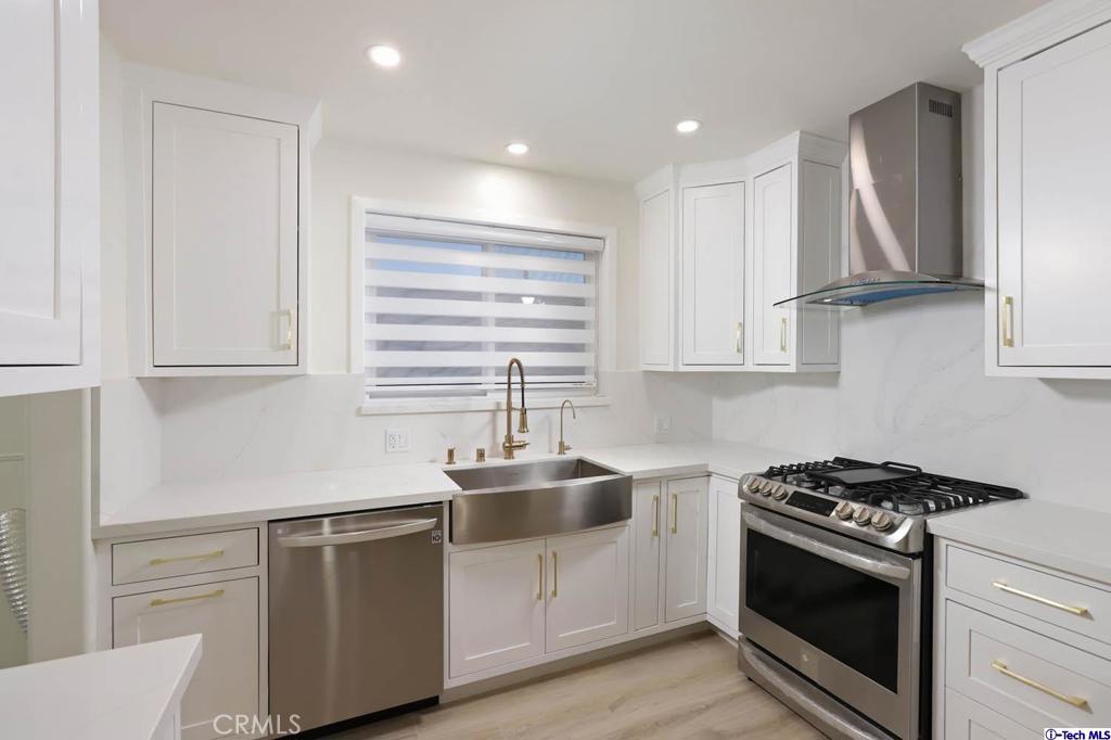 Residential Lease for rent at 1210 Graynold Avenue, Glendale, Los Angeles County CA featuring 3 beds and 2 baths