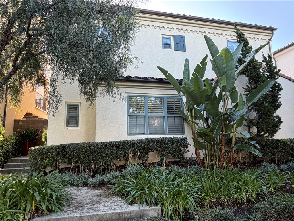 Residential Lease for rent at 56 Strawberry grove, Irvine CA featuring 3 beds and 3 baths