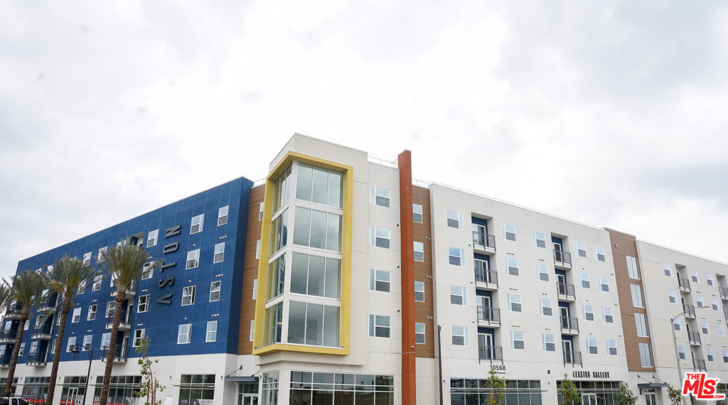 Residential Lease for rent at 10568 Promenade Gateway 425, El Monte CA and 1 bath