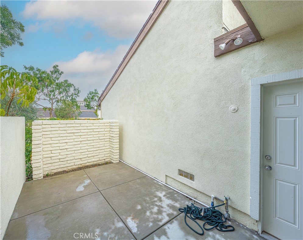 Residential for sale at 12 Oak Tree, Irvine CA featuring 3 beds and 2 baths