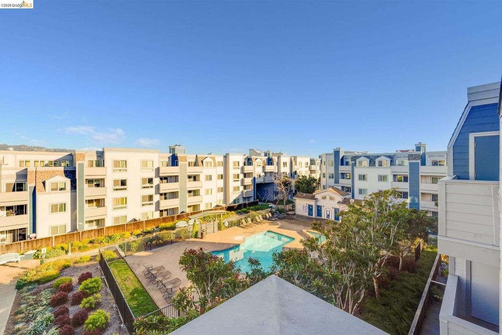 Residential for sale at 6400 6400 Christie Ave 3408, Emeryville CA and 1 bath