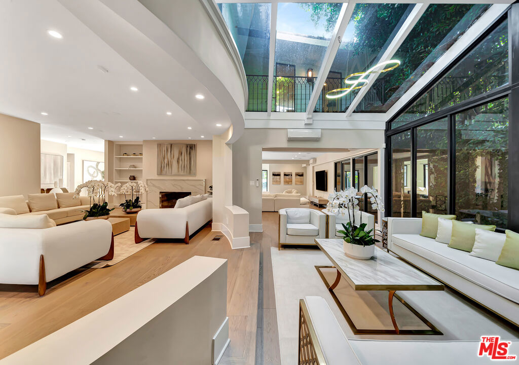 Residential Lease for rent at 721 N Beverly Drive, Beverly Hills CA featuring 5 beds and 8 baths