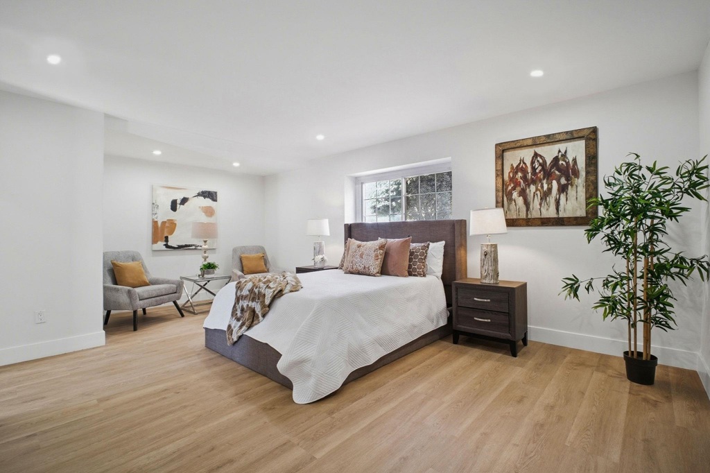 Residential for sale at 14644 14644 Saturn Dr, San Leandro CA featuring 5 beds and 2 baths