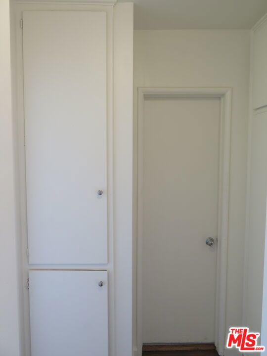 Residential Lease for rent at 833 N KINGSLEY Drive 6, Los Angeles, Los Angeles County CA featuring 2 beds and 1 bath