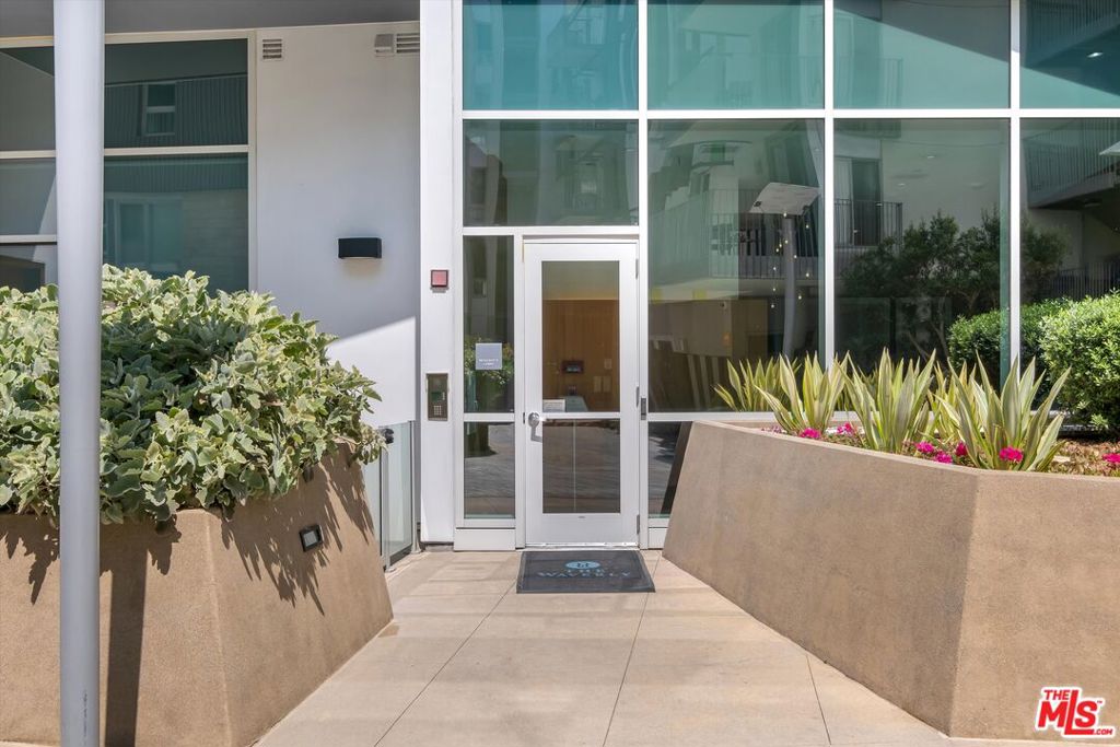 Residential Lease for rent at 1705 Ocean Avenue 502, Santa Monica CA featuring 2 beds and 2 baths