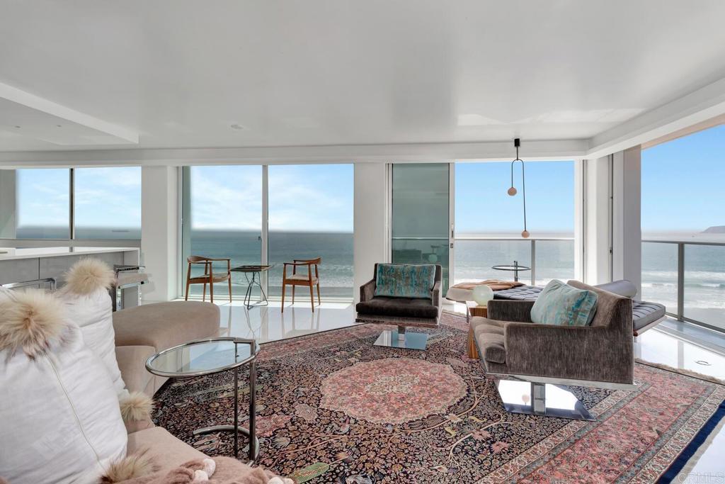 Residential Lease for rent at 1760 Avenida Del Mundo 504, Coronado CA featuring 2 beds and 2 baths