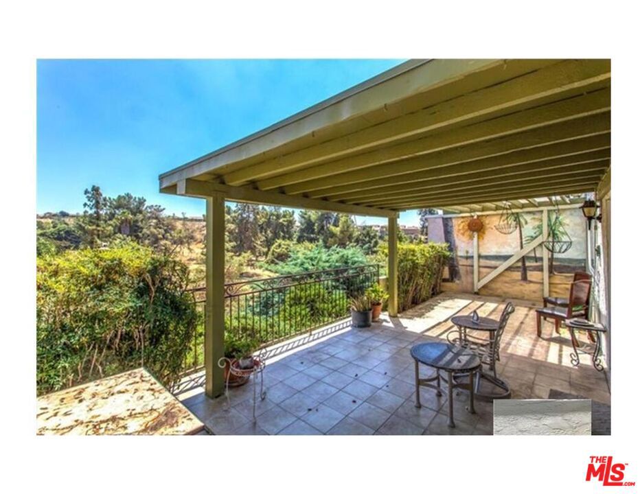 Residential Lease for rent at 199 Summit View Drive E, Calimesa CA featuring 2 beds and 3 baths