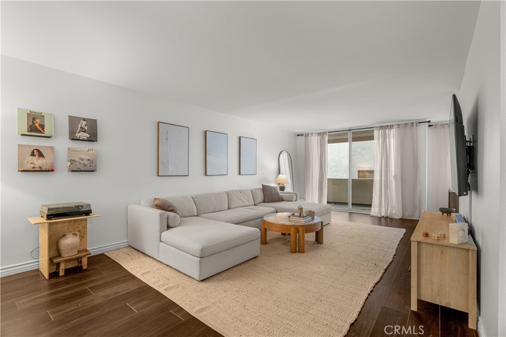 Residential for sale at 4637 Willis 208, Sherman Oaks CA featuring 2 beds and 2 baths