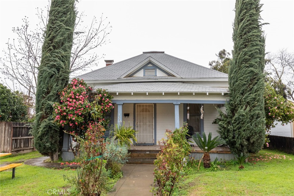 Residential for sale at 1031 K, Reedley CA featuring 3 beds and 1 bath