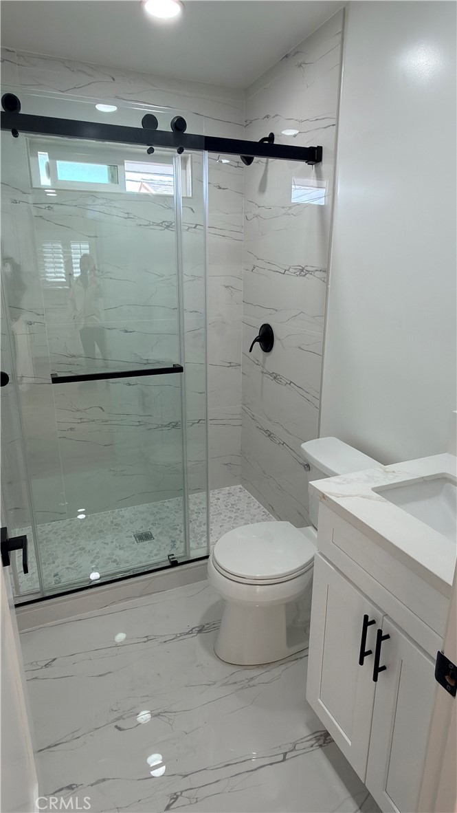 Residential Lease for rent at 910 E 77th, Los Angeles, Los Angeles County CA featuring 3 beds and 1 bath