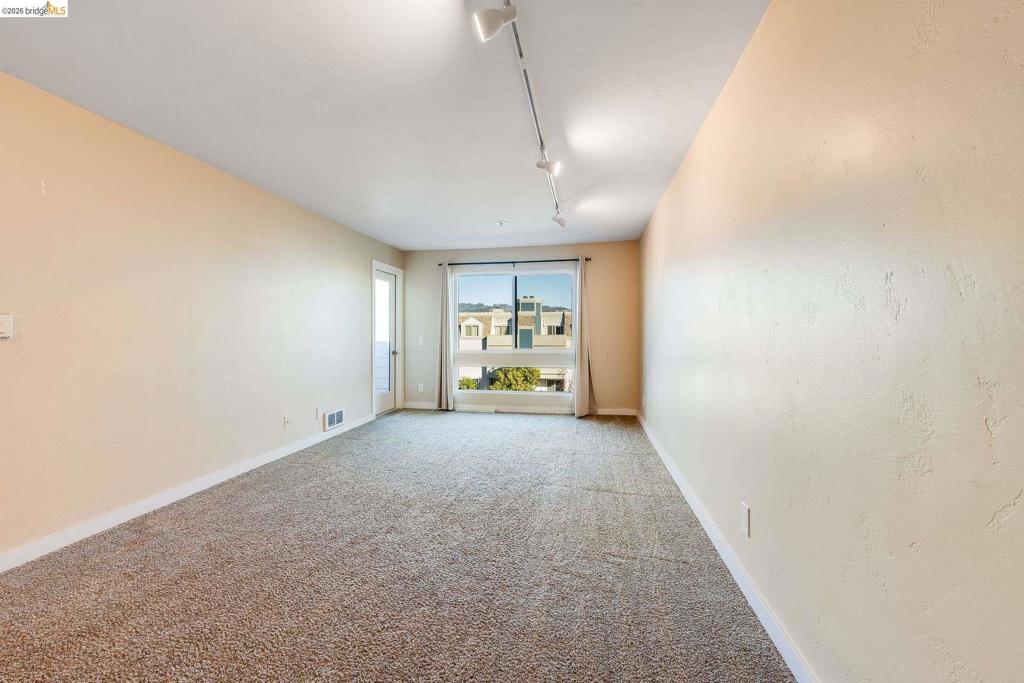 Residential for sale at 6400 6400 Christie Ave 2410, Emeryville CA featuring 1 bed and 1 bath