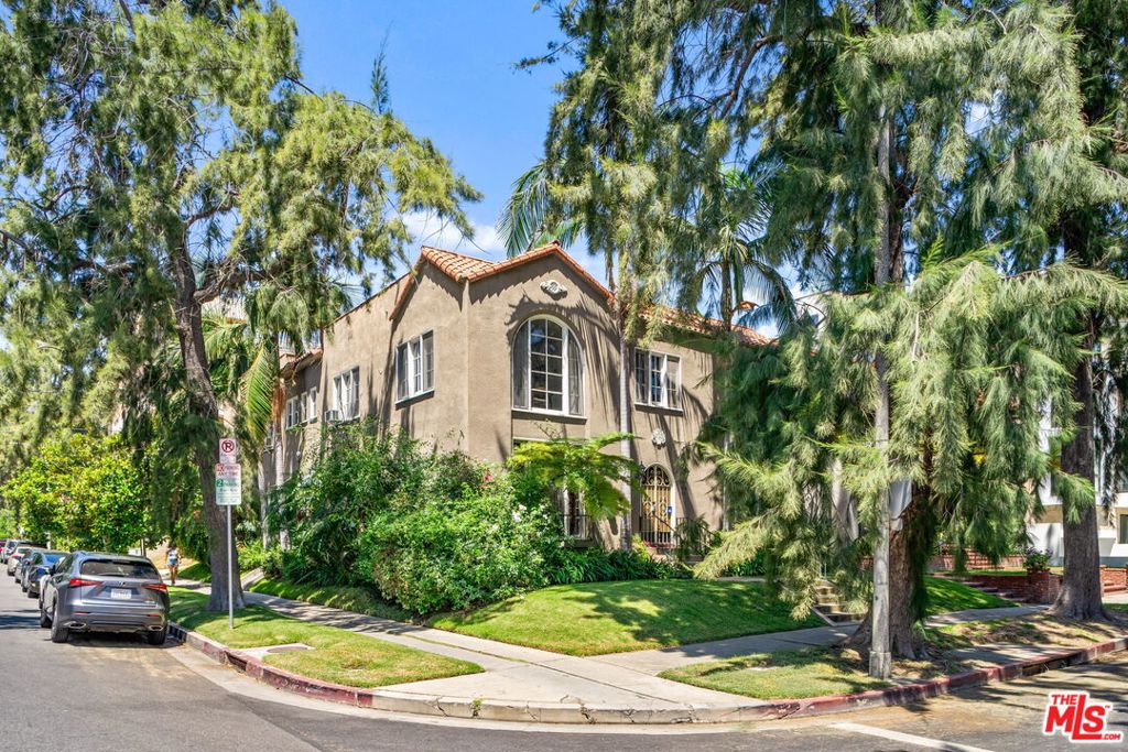 Residential Lease for rent at 101 N Clark 103, Los Angeles, Los Angeles County CA featuring 2 beds and 2 baths