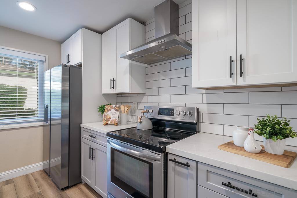 Residential for sale at 3121 Evening Way B, La Jolla CA featuring 3 beds and 2 baths