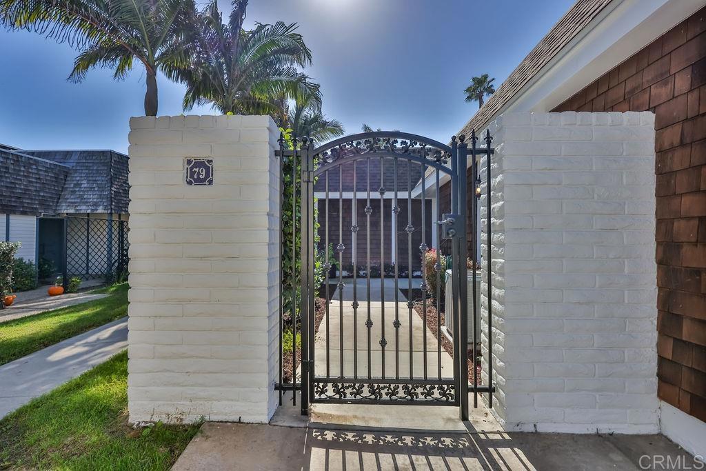 Residential Lease for rent at 79 half moon bend, Coronado CA featuring 3 beds and 2 baths