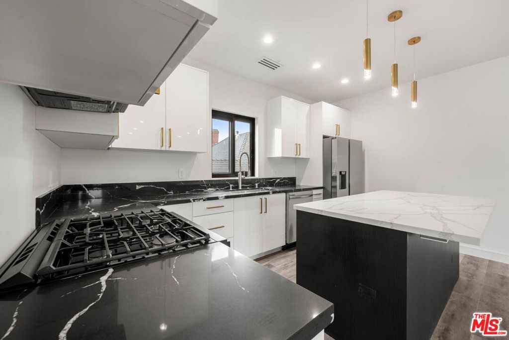 Residential Lease for rent at 1920 S Sherbourne Drive 1922, Los Angeles, Los Angeles County CA featuring 5 beds and 4 baths