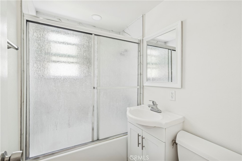 Residential Lease for rent at 525 525 Catalina G, Laguna Beach CA featuring 1 bed and 1 bath