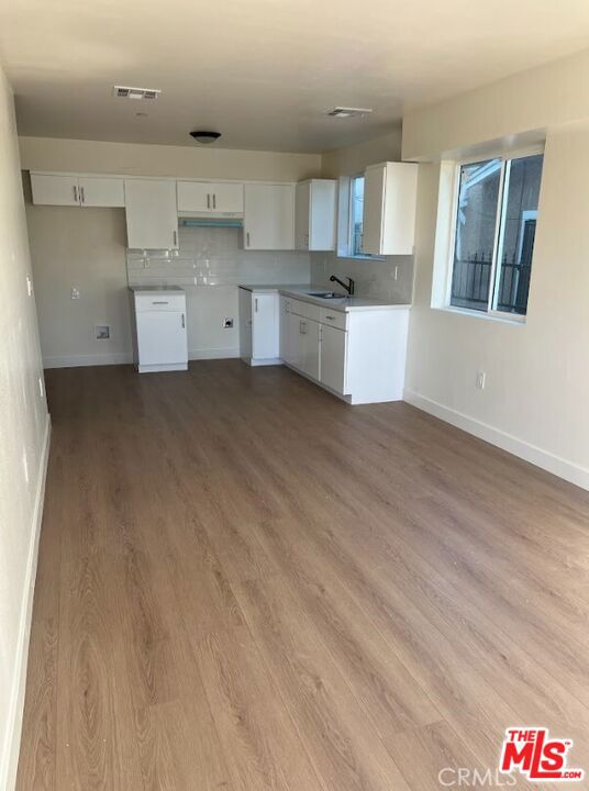 Residential Lease for rent at 835 E 33rd Street, Los Angeles, Los Angeles County CA featuring 16 beds and 13 baths