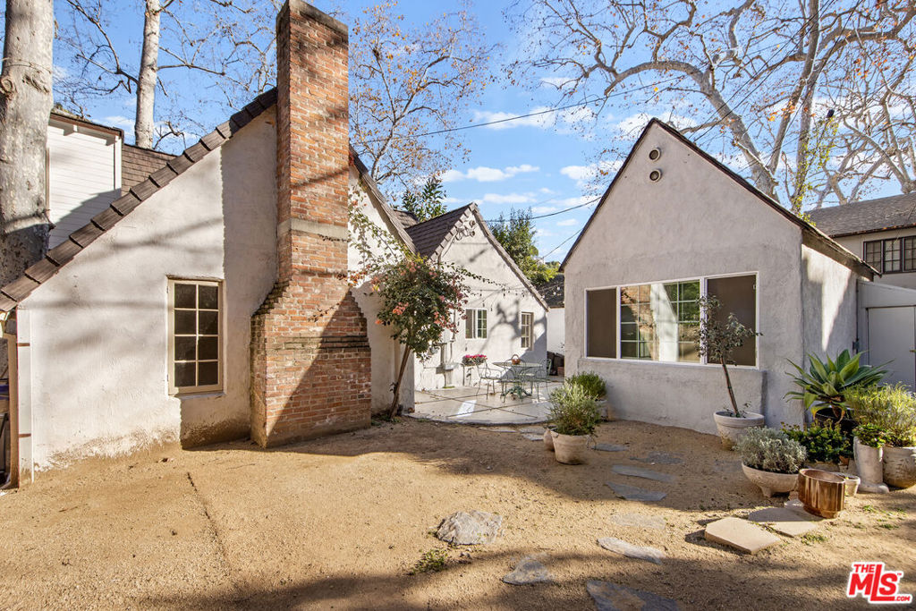 Residential Lease for rent at 2615 Canyon Drive, Los Angeles, Los Angeles County CA featuring 4 beds and 3 baths