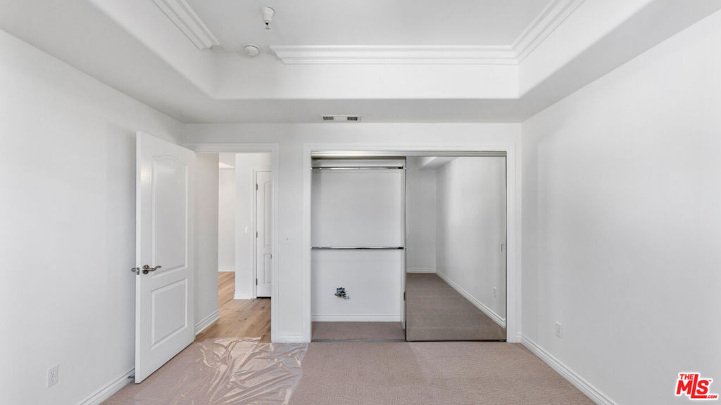 Residential Lease for rent at 3328 Oakhurst Avenue 202, Los Angeles, Los Angeles County CA featuring 2 beds and 2 baths