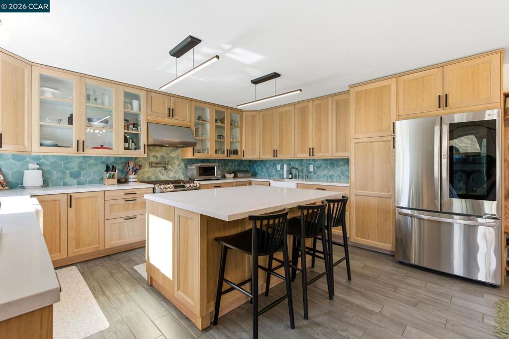 Residential for sale at 1194 1194 Ventura Dr, Pittsburg CA featuring 3 beds and 2 baths