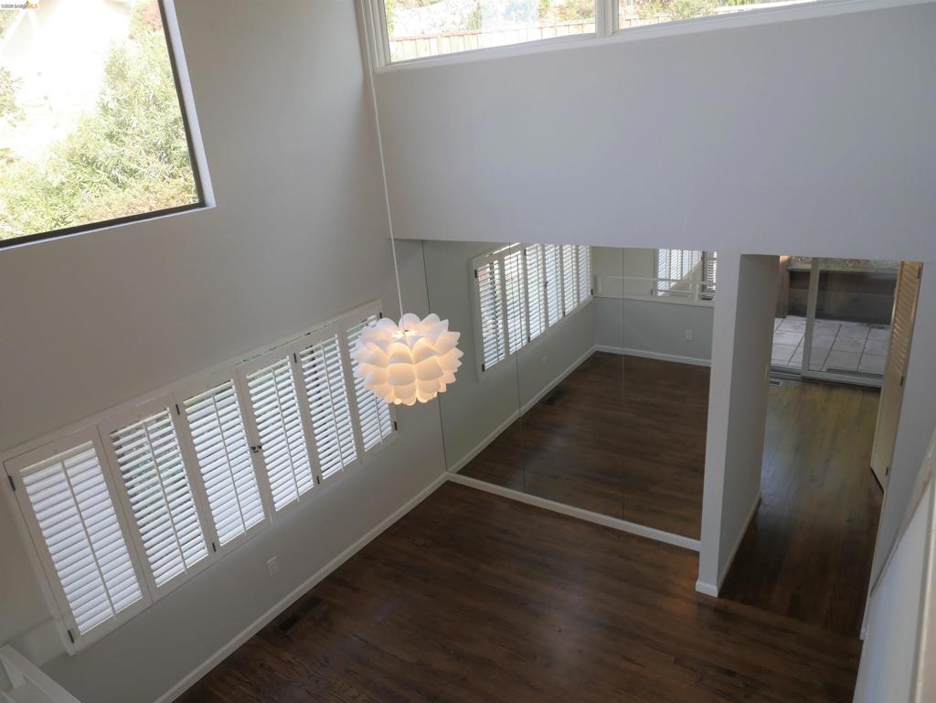 Residential for sale at 10 10 Sereno Cir, Oakland CA featuring 2 beds and 2 baths