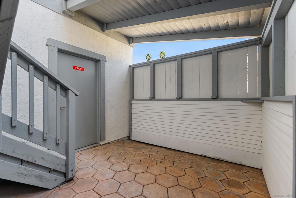 Residential Lease for rent at 520 Street 1, La Jolla, San Diego County CA featuring 1 bed and 1 bath