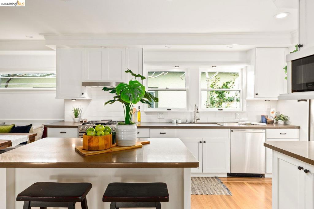 Residential for sale at 328 328 Glendale Avenue, Oakland CA featuring 3 beds and 3 baths