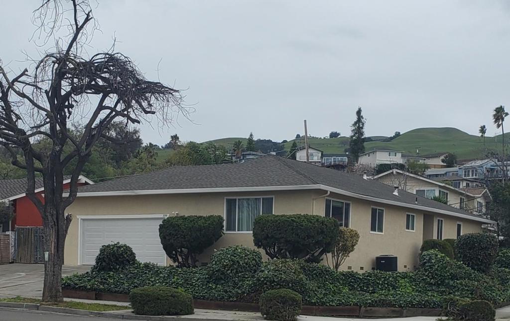 Residential Lease for rent at 3399 burgundy Drive, San Jose, Santa Clara County CA featuring 4 beds and 1 bath