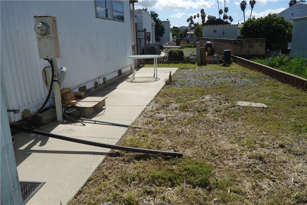 Residential for sale at 460 San Mateo Circle, Hemet CA featuring 2 beds and 1 bath