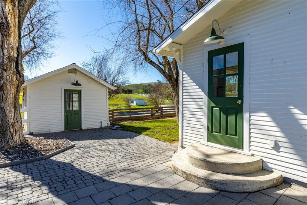 Residential for sale at 4003 El Pomar, Templeton CA featuring 3 beds and 2 baths