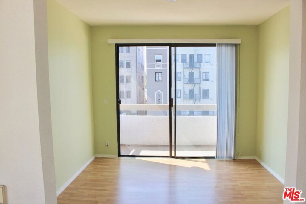 Residential Lease for rent at 533 S St Andrews Place 321, Los Angeles, Los Angeles County CA featuring 2 beds and 2 baths