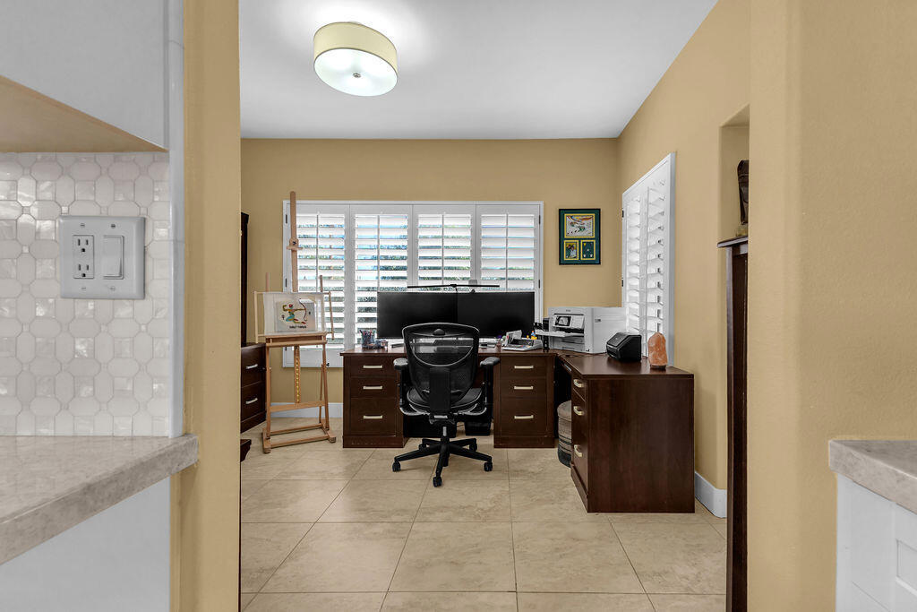 Residential for sale at 48531 Via Amistad, La Quinta CA featuring 3 beds and 2 baths