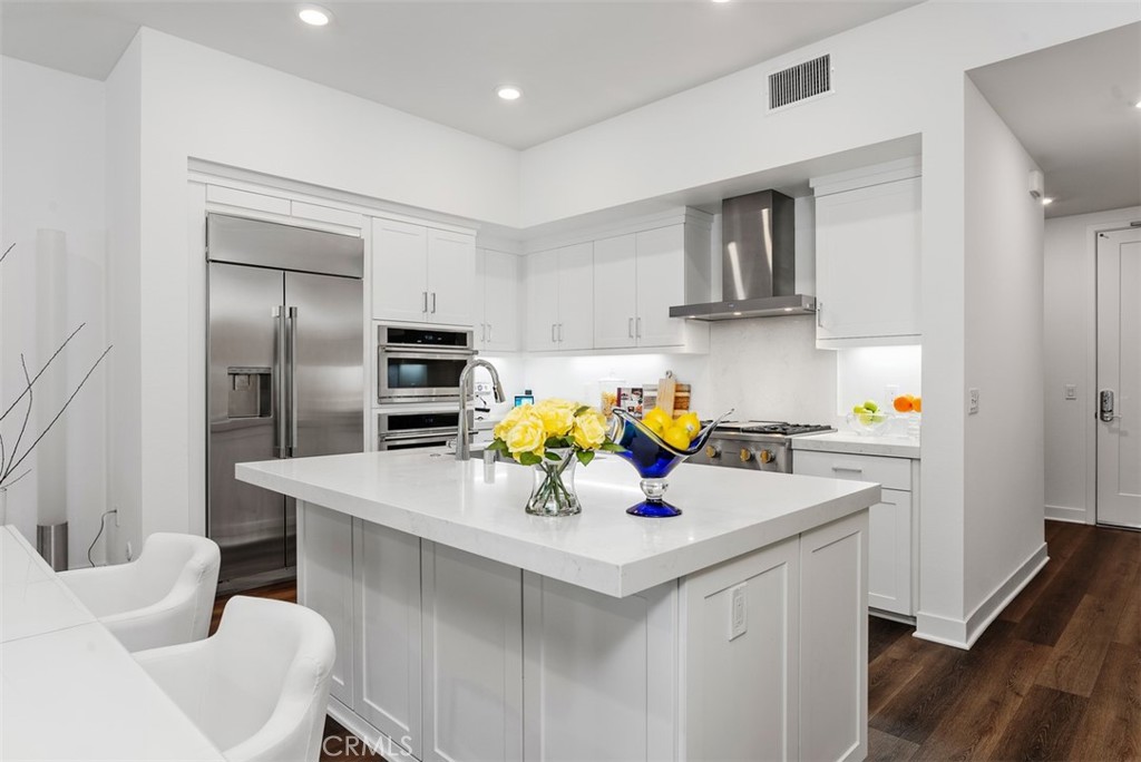 Residential for sale at 3305 Rivington, Irvine CA featuring 1 bed and 2 baths