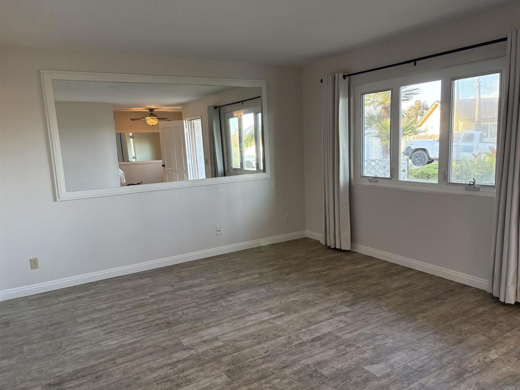 Residential Lease for rent at 3901 San Lorenzo, Oceanside CA featuring 2 beds and 2 baths