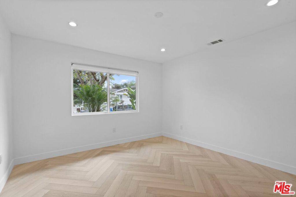 Residential Lease for rent at 3549 Elm Drive, Calabasas CA featuring 4 beds and 4 baths