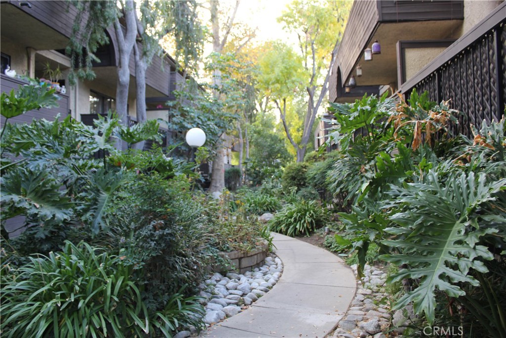 Residential for sale at 7304 Corbin Avenue F, Reseda CA featuring 1 bed and 1 bath