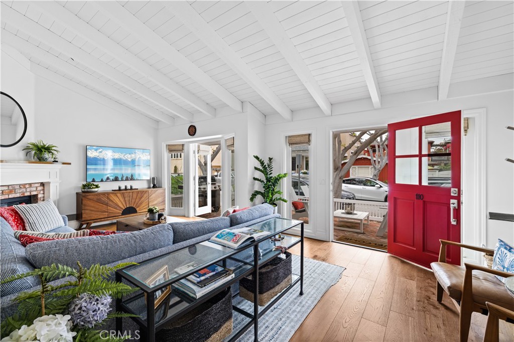 Residential Lease for rent at 110 Pearl Avenue, Newport Beach CA featuring 3 beds and 3 baths