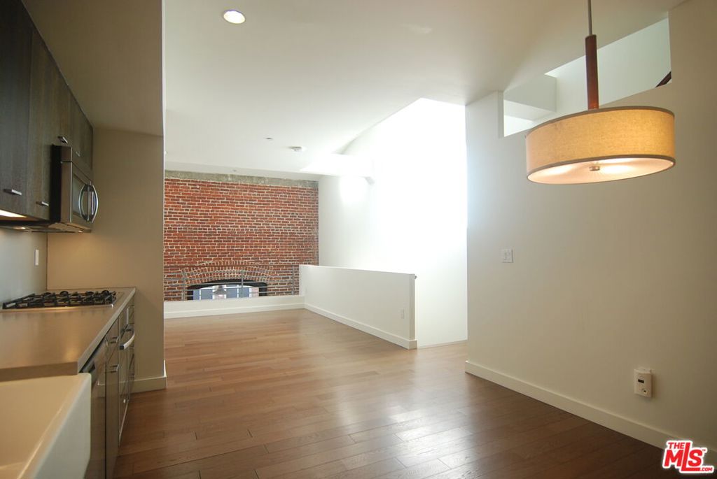 Residential Lease for rent at 940 E 2nd Street 20, Los Angeles, Los Angeles County CA featuring 2 beds and 3 baths